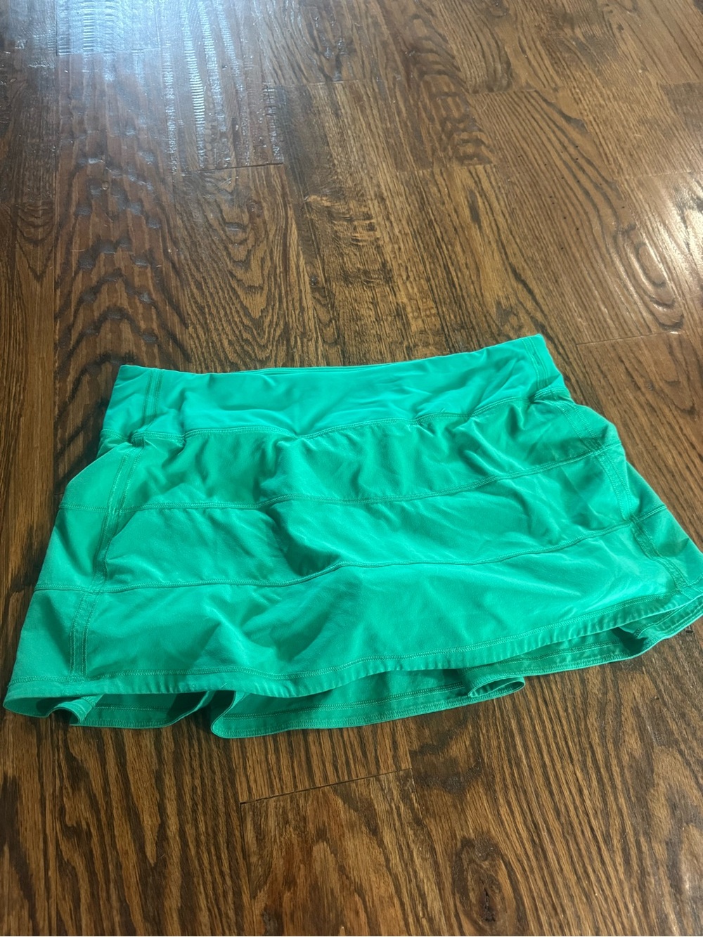 lululemon kelly green pace rival skirt size 10